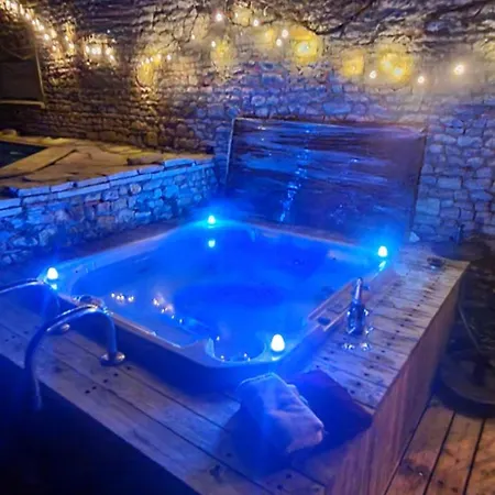 Nid Charentais Angouleme Pool Jacuzzi *
