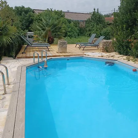 Дом отдыха Nid Charentais Angouleme Pool Jacuzzi La Poterie (Charente)